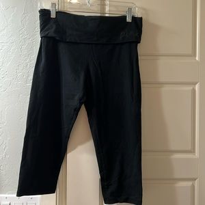 VS PINK Yoga pants. Crop length. EUC. Medium